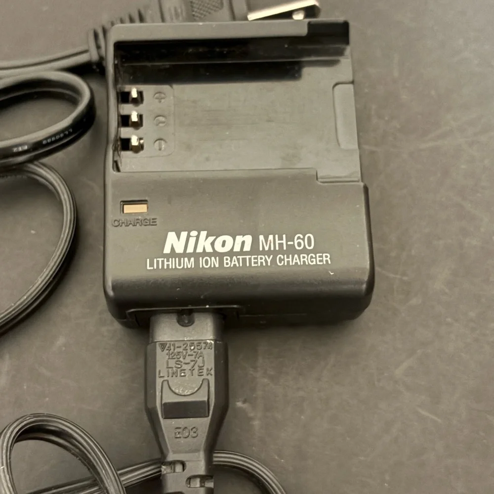 Nikon MH-60 Black Battery Charger